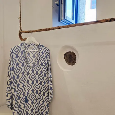 Marmara Traditional Apartment Plaka (Milos)