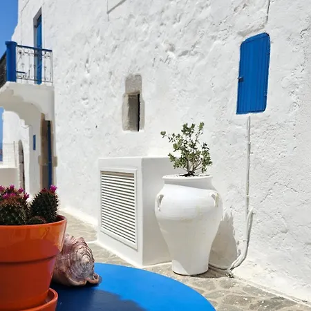 Marmara Traditional Apartment Plaka (Milos)