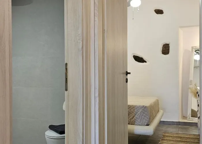 Marmara Traditional * Plaka (Milos)