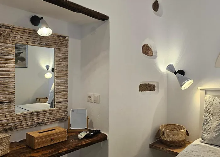 Marmara Traditional Plaka (Milos)